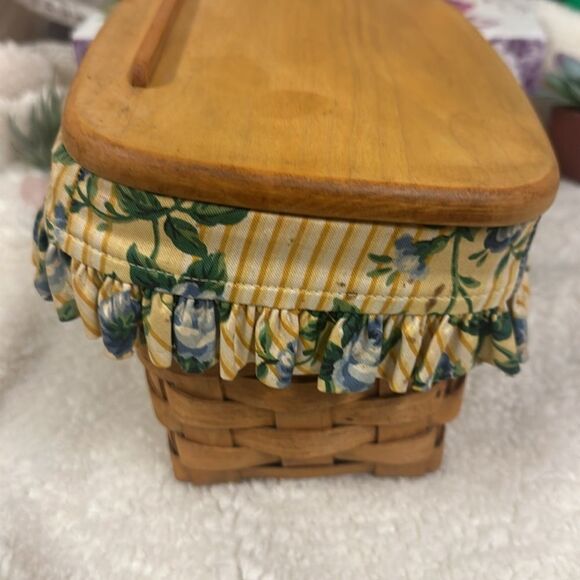 LONGABERGER Handwoven Small Wooden Basket with a Cotton Floral Lining - Picture 3 of 10